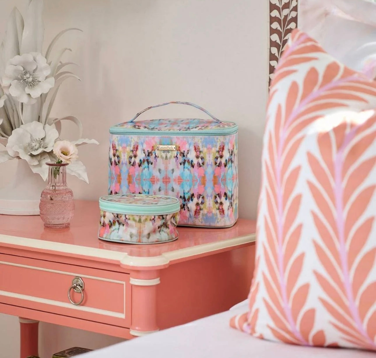 Laura Park Brooks Avenue Round Jewelry Case