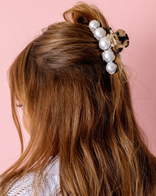 Taylor Elliott Designs Blonde Tortoise/Pearl Claw Clip