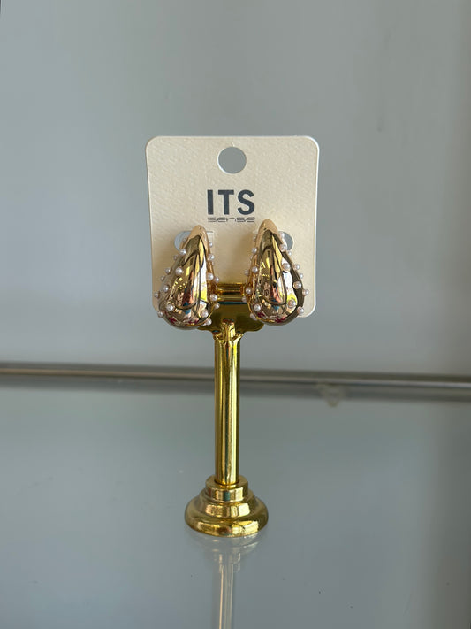 Gold/Pearl Teardrop Earrings