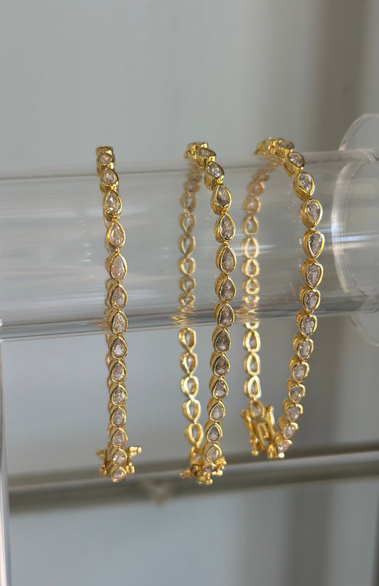 Klassy Rounds Teardrop Crystal Bracelet